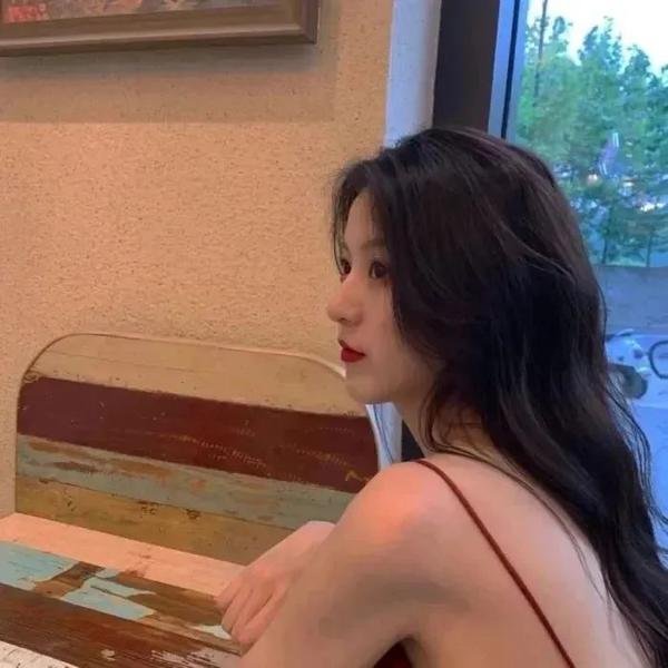 娜姐背后的男人